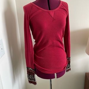 Free People red waffle shirt cuff detail, L